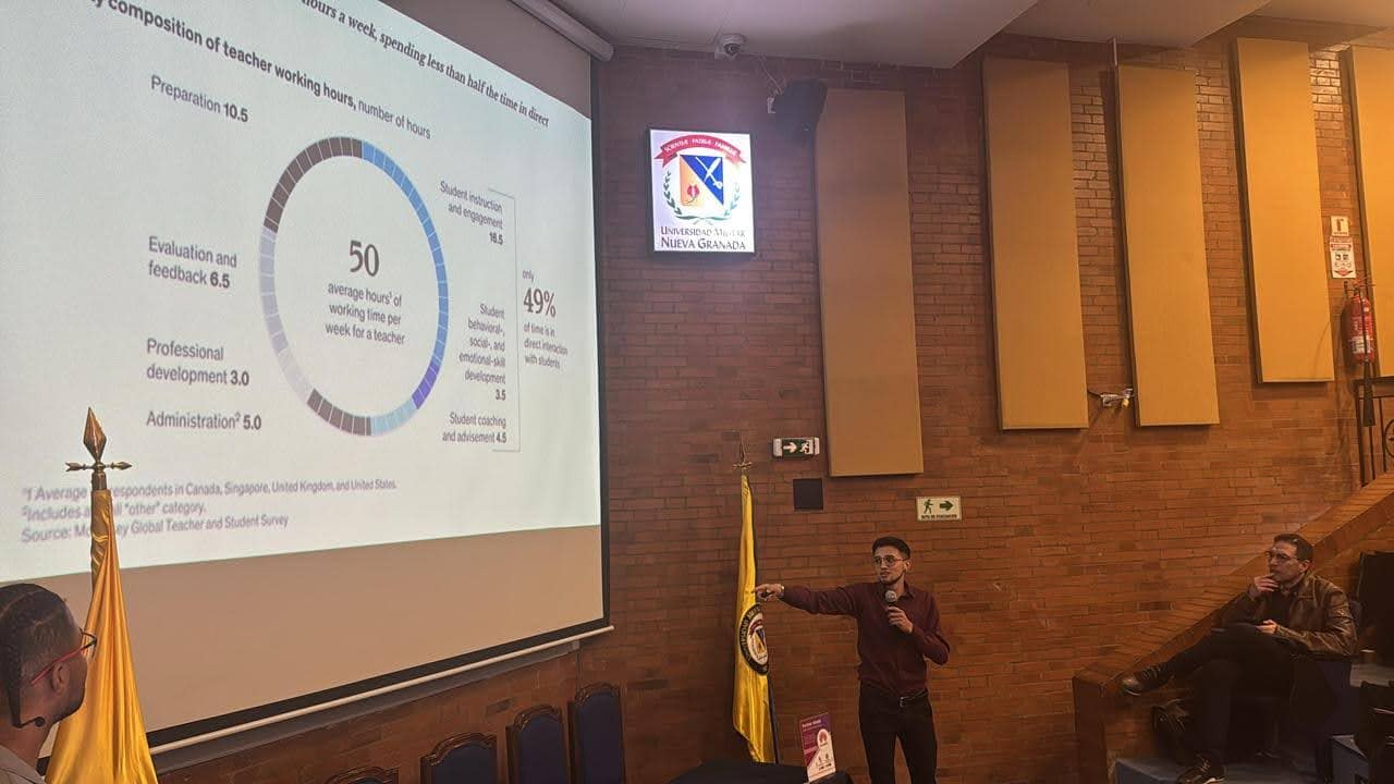 Nicolas Velasquez Lopez giving a talk on AI in education